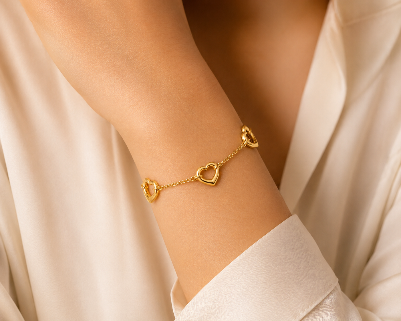 Gold Station Heart Bracelet